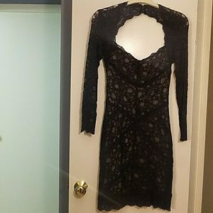 Nicole Miller Lace dress sizes  P